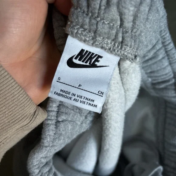 Nike Grey Sweatpants - Picture 2 of 3